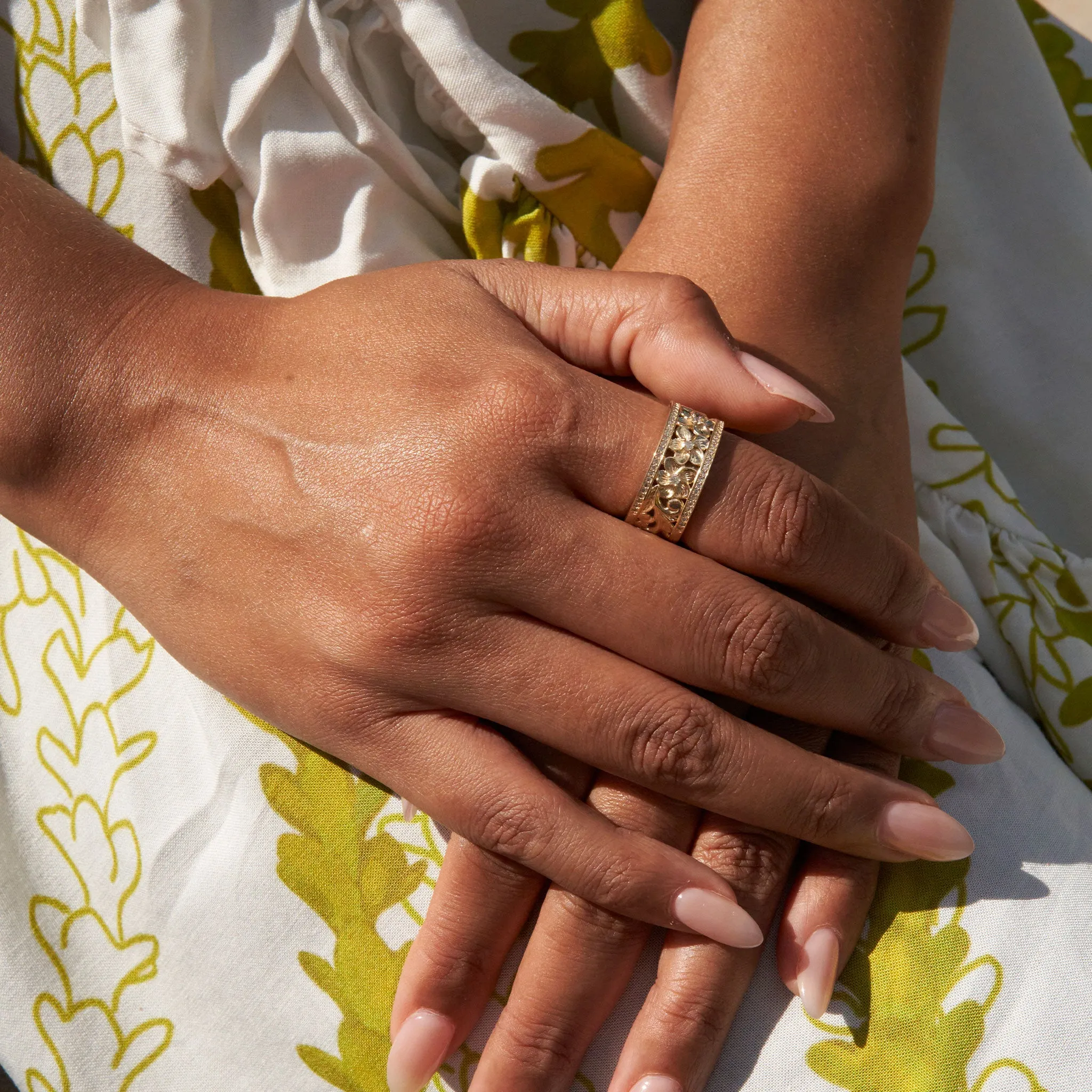Hawaiian Heirloom Plumeria Ring in Gold with Diamonds -10mm