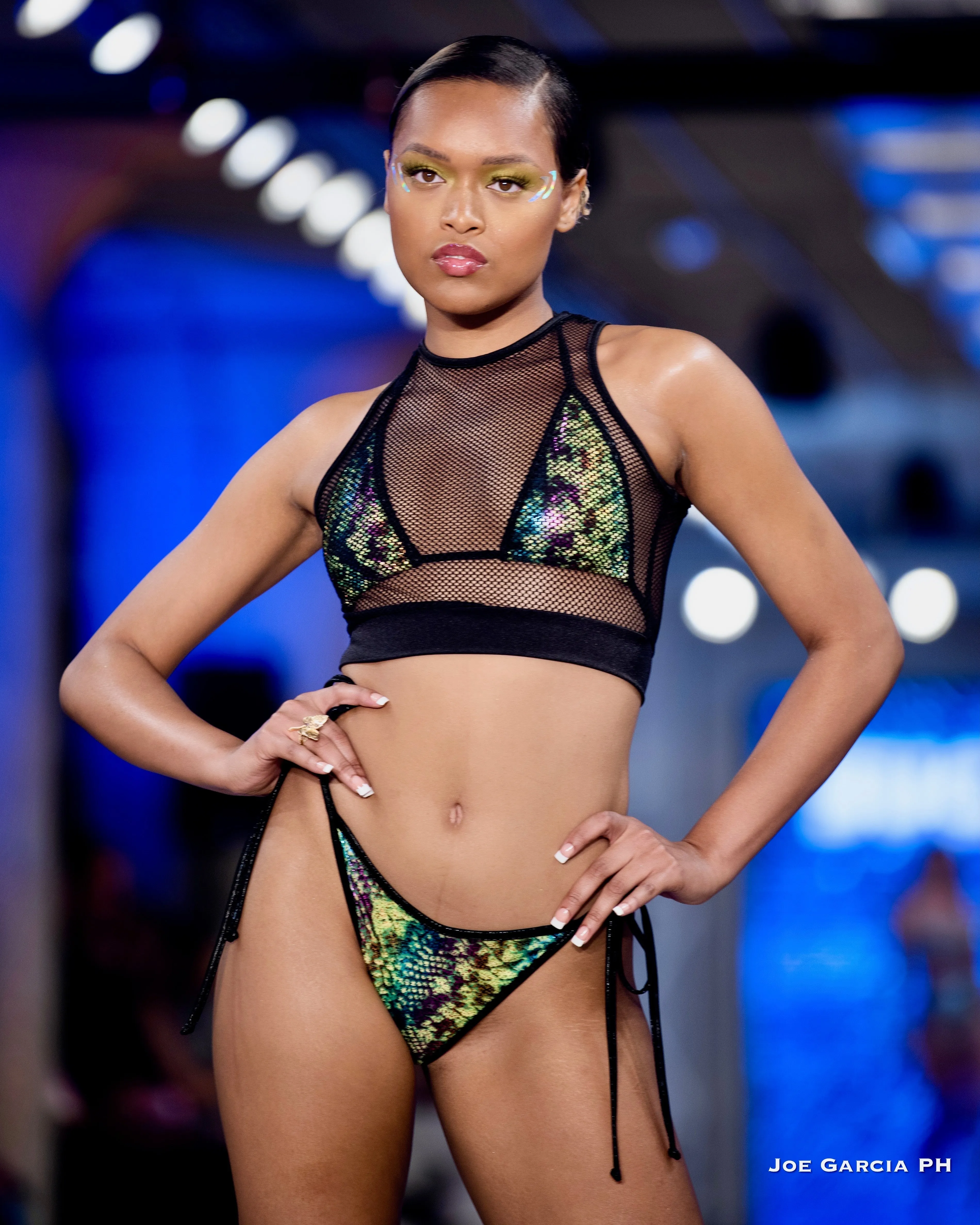 Hologram Tie-Side Thong Bikini Bottoms in Green Crocodile